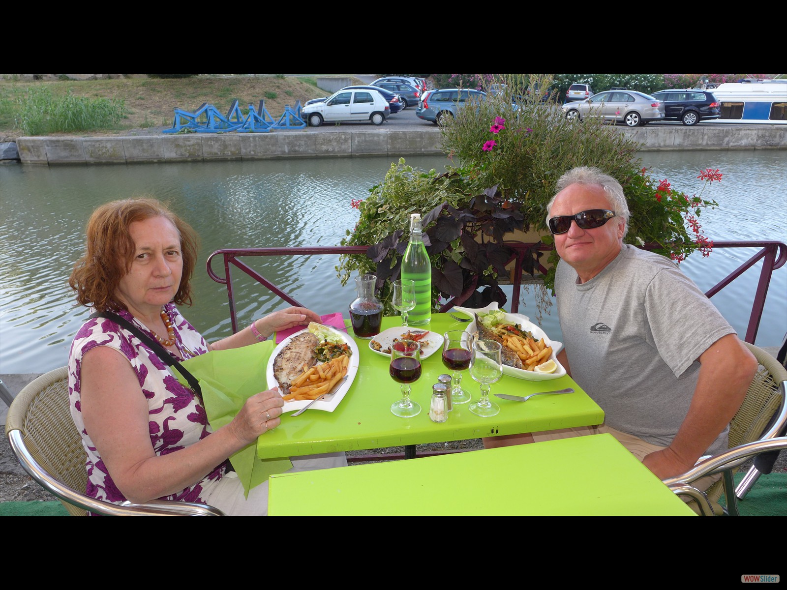 Juillet: Trèbes, au bord du canal du midi